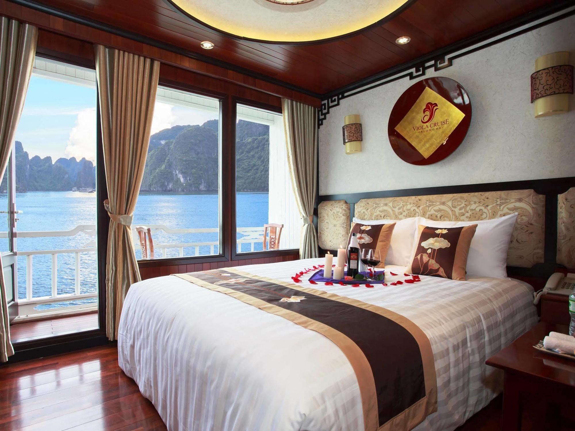 Viola Cruise Halong Bay Hotel Ha Long Exterior photo