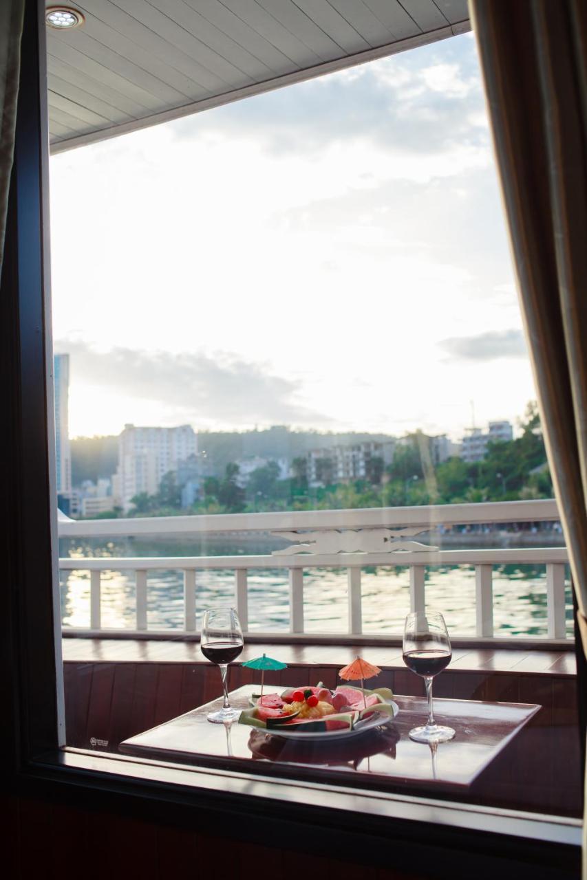 Viola Cruise Halong Bay Hotel Ha Long Exterior photo