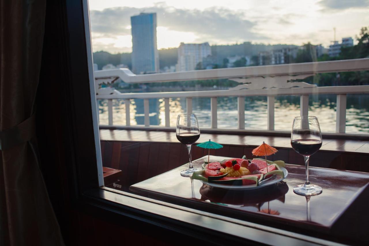Viola Cruise Halong Bay Hotel Ha Long Exterior photo