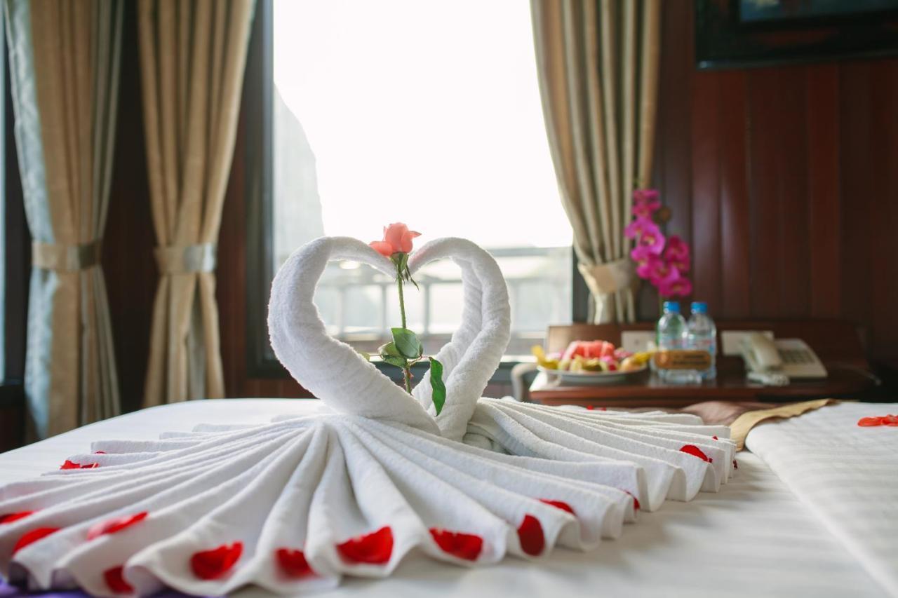 Viola Cruise Halong Bay Hotel Ha Long Exterior photo