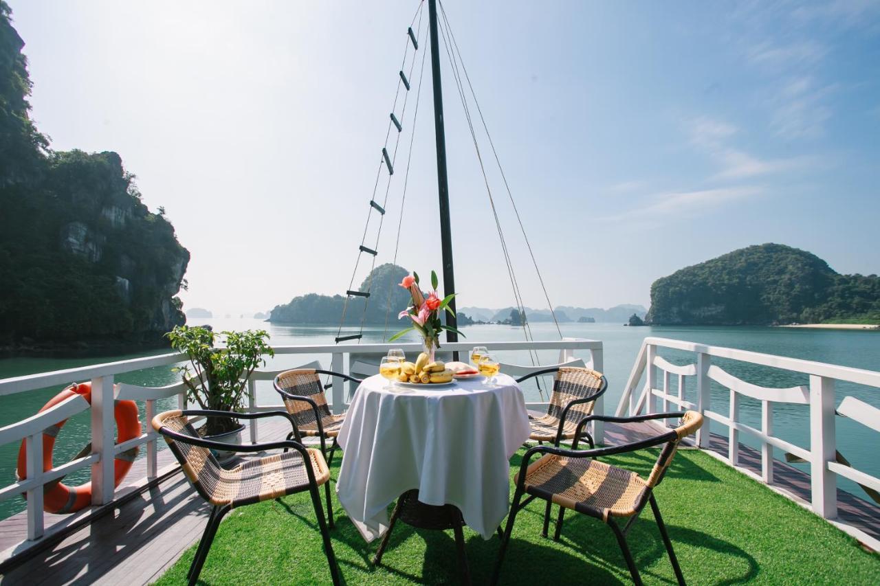 Viola Cruise Halong Bay Hotel Ha Long Exterior photo
